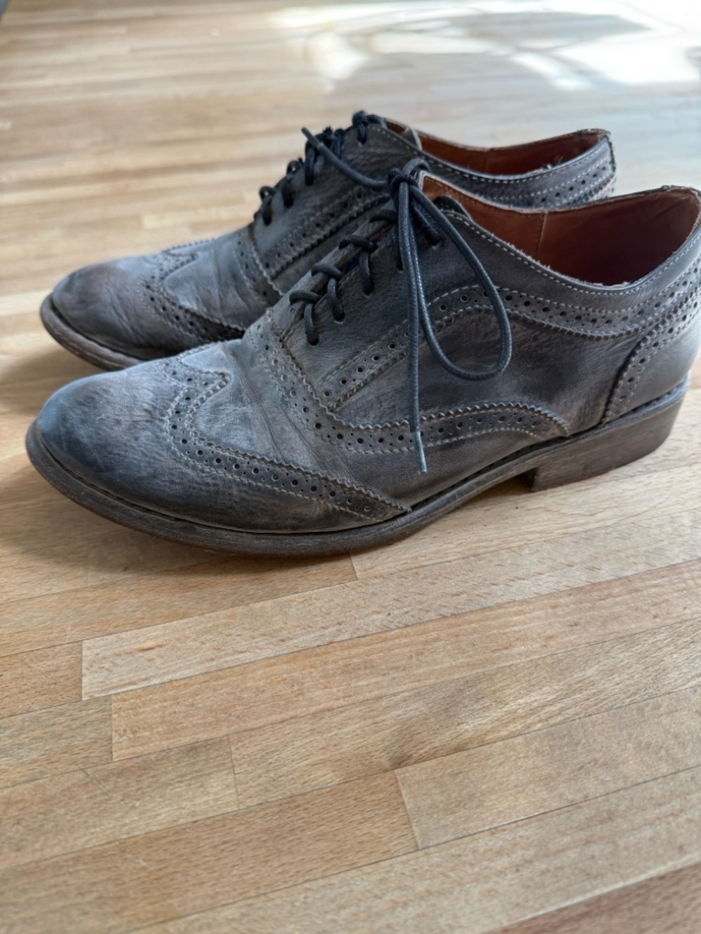 BED STU Distressed Leather Wingtip Oxfords - Picture 2 of 5